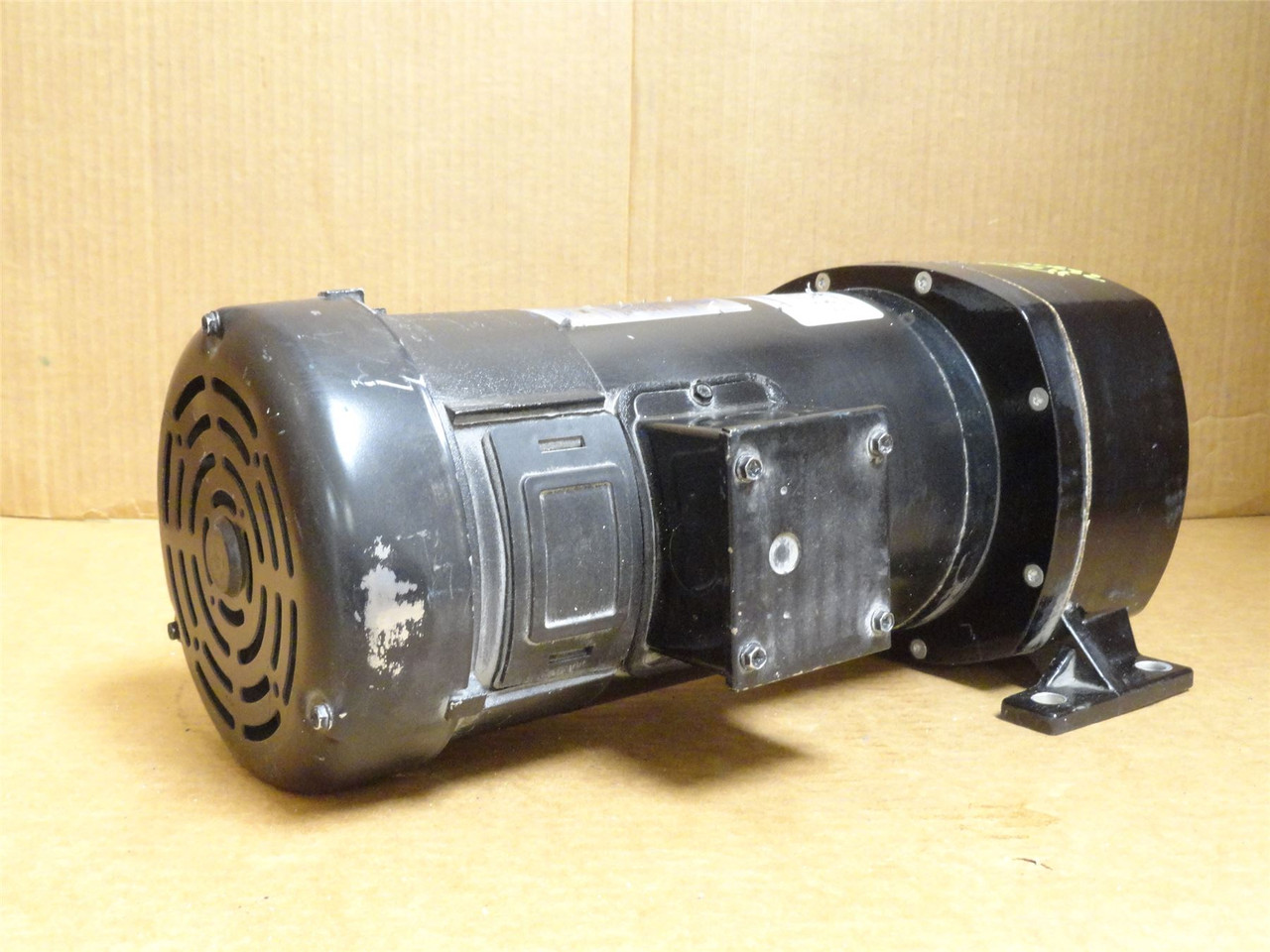 Bison 011-483-2012; DC Gearmotor; 11.8:1 Ratio; 1/2HP; 90VDC
