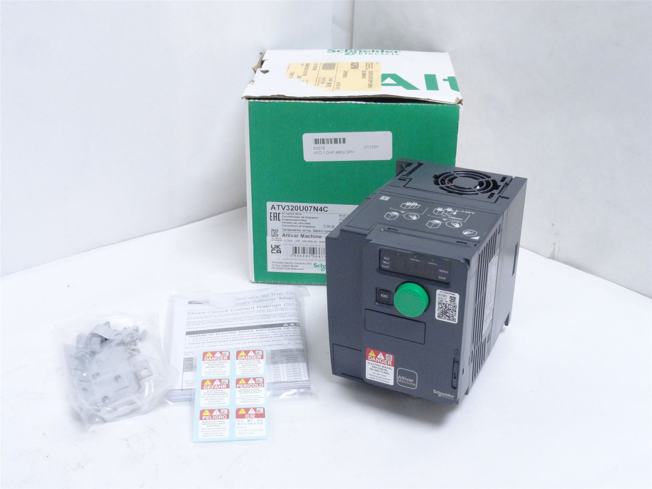 Schneider ATV320U07N4C; AC Drive 1HP 380-500VAC 3ph
