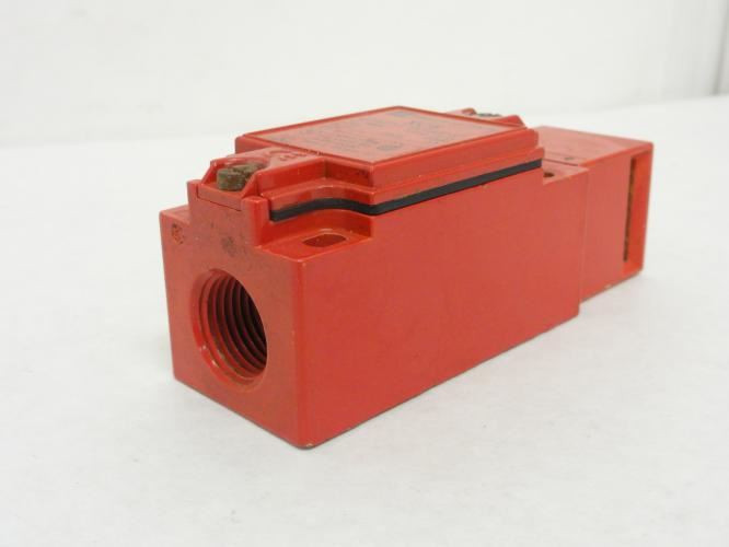 Telemecanique XCS-A703; Safety Interlock Switch; 300VAC; 1 NO; 2 NC