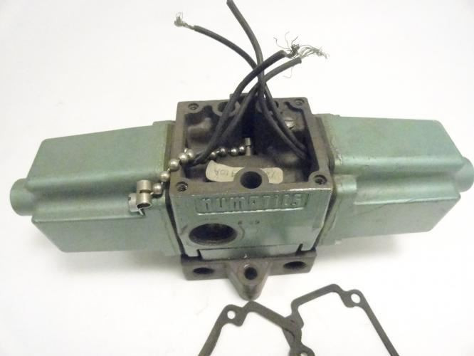 Numatics 12DSA4410A; Pneumatic Valve Missing cover plate