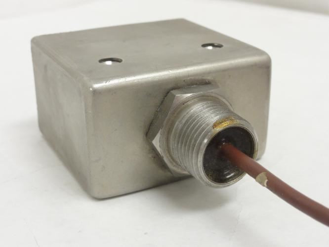 Sencon 9-330-04-SS; Proximity Switch; 11-35VDC; 3m Cable