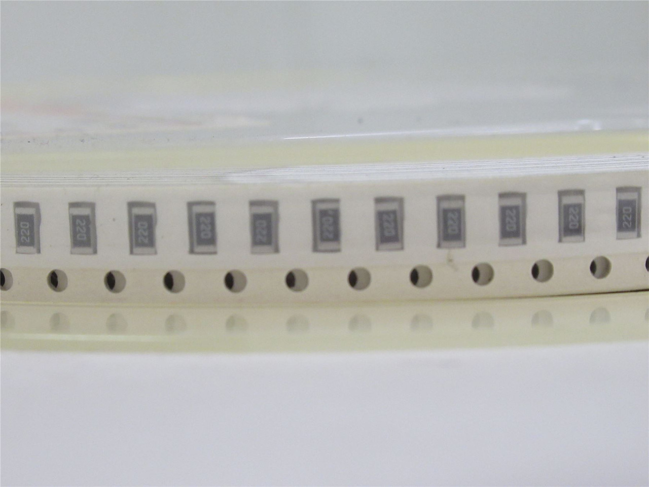 Venkel CR1206-8W-220JT; Lot-5000 Chip Resistor; 22ohm