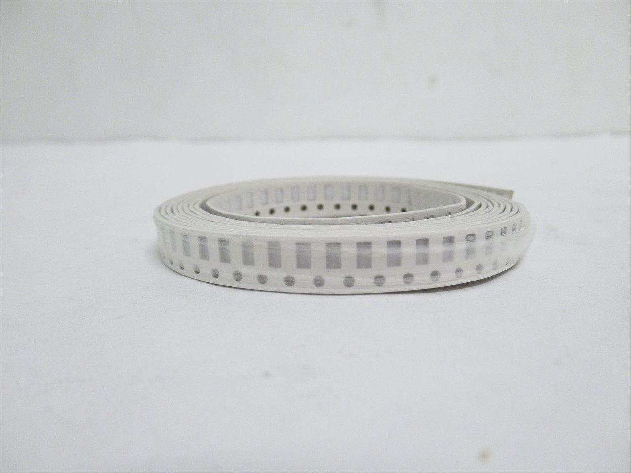 Panasonic ERJ-8ENF3321V; Lot-40 Chip Resistor 3.32kOhms +/-1%