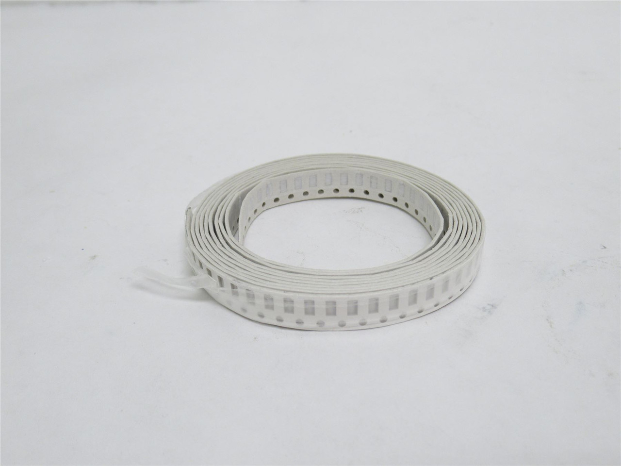 Panasonic ERJ-8ENF3321V; Lot-40 Chip Resistor 3.32kOhms +/-1%