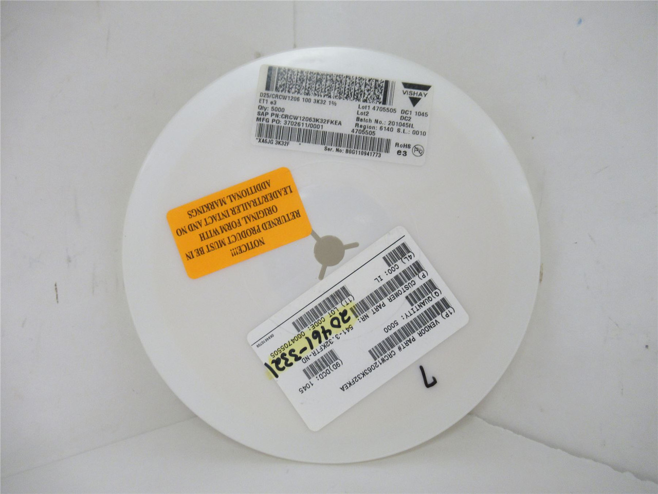 Vishay CRCW12063K32FKEA; Lot-4500 Chip Resistor; 3.32Kohm