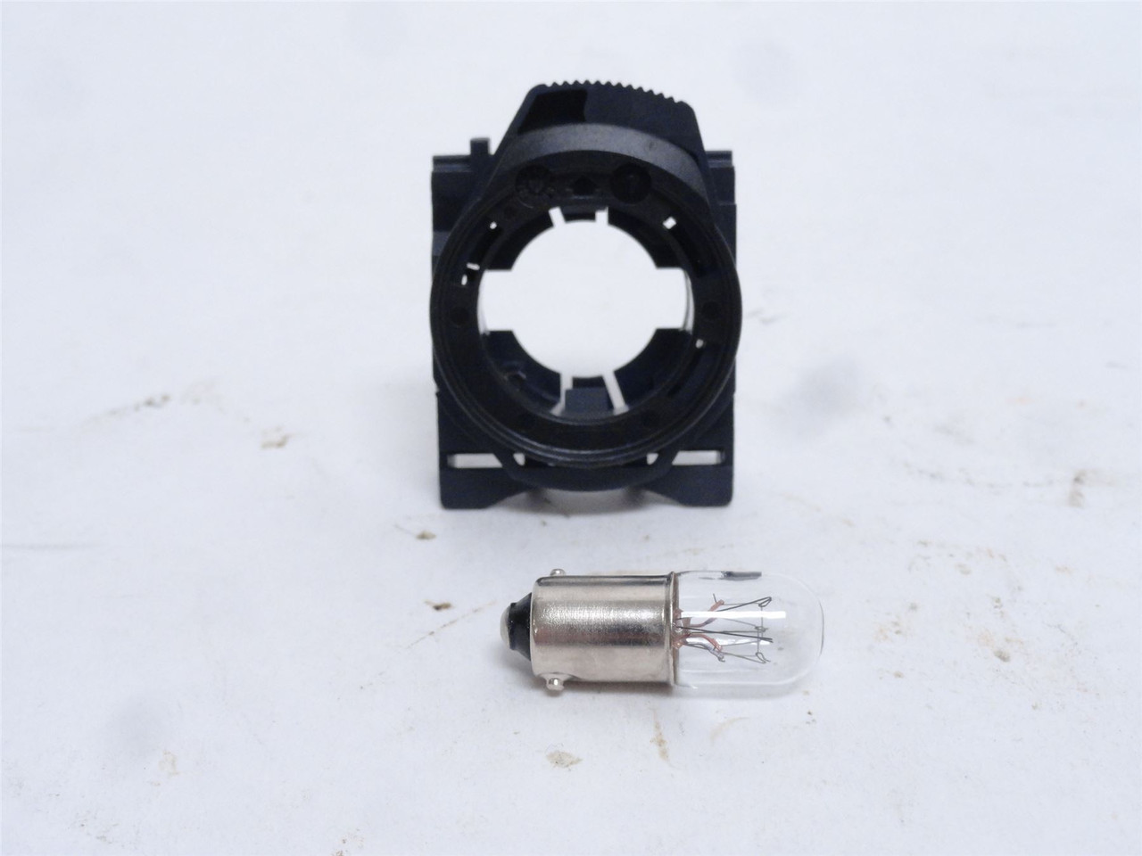 Allen-Bradley 800F-PD5C; Plastic Latch Mount Lamp Module 120V