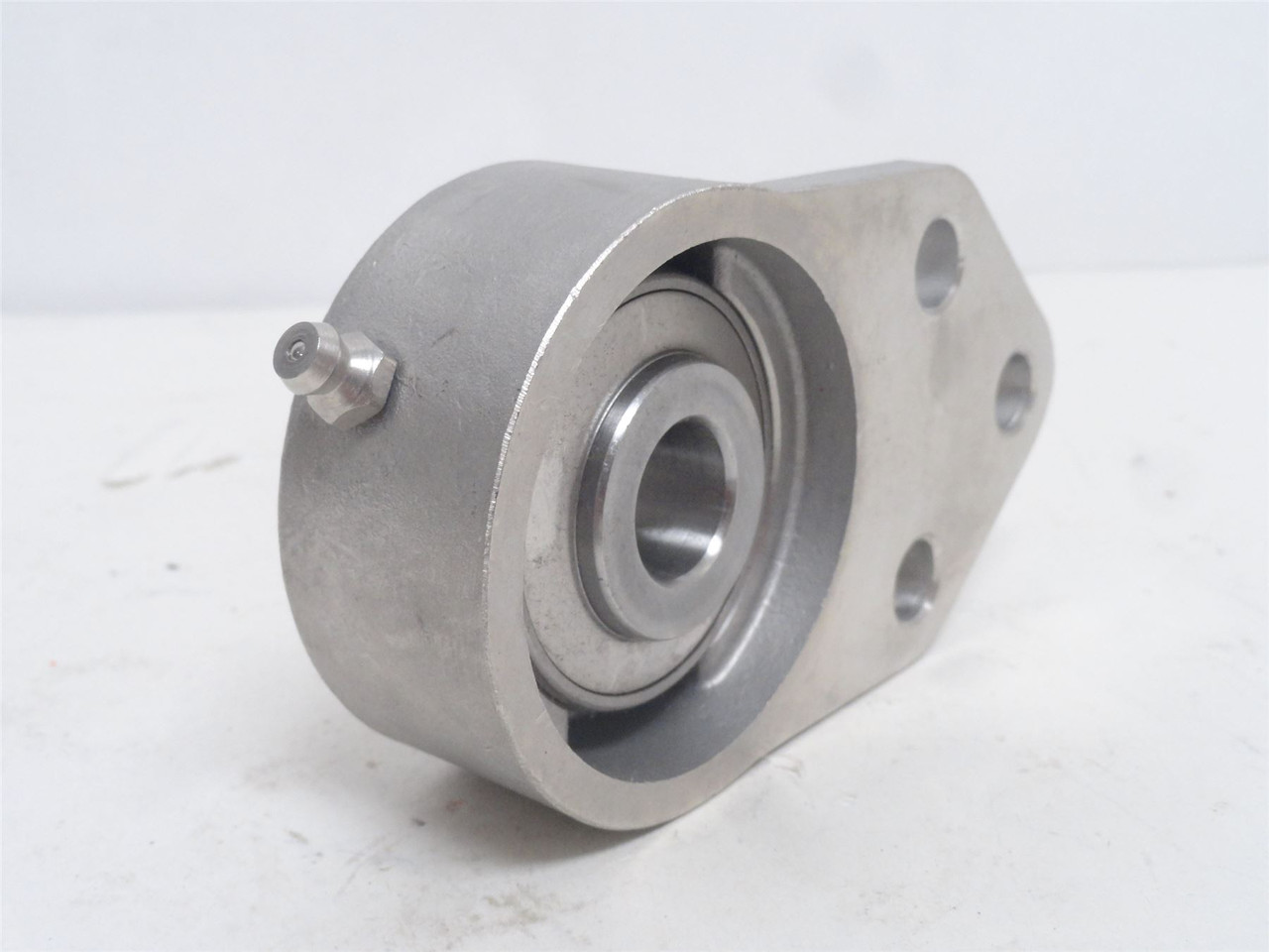 Hub City FR250STWX5/8L; Flange Bearing; SS; 3-Bolt; 5/8"ID