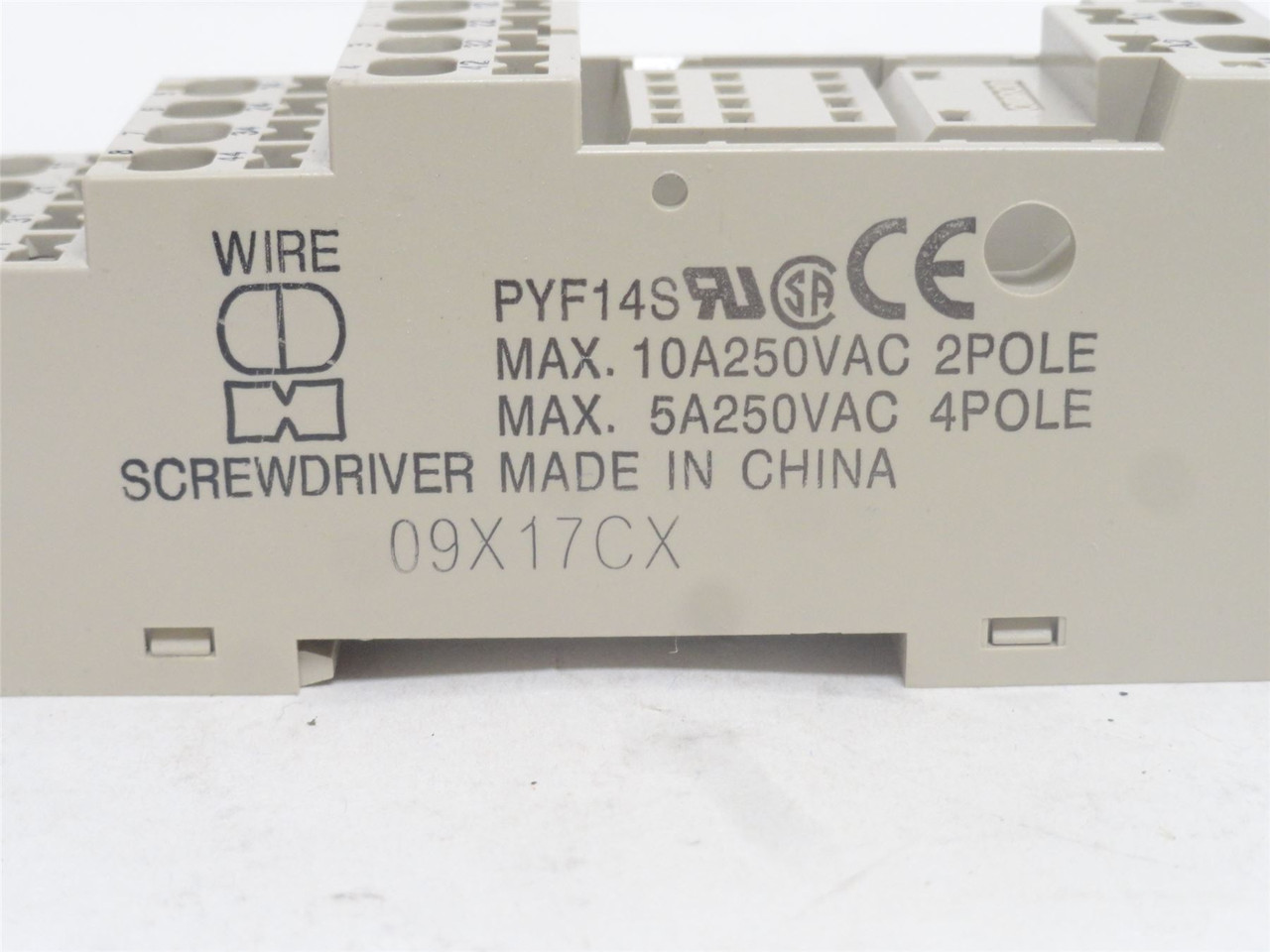 Omron PYF14S; Relay Socket; 10A; 250VAC; 14-Position