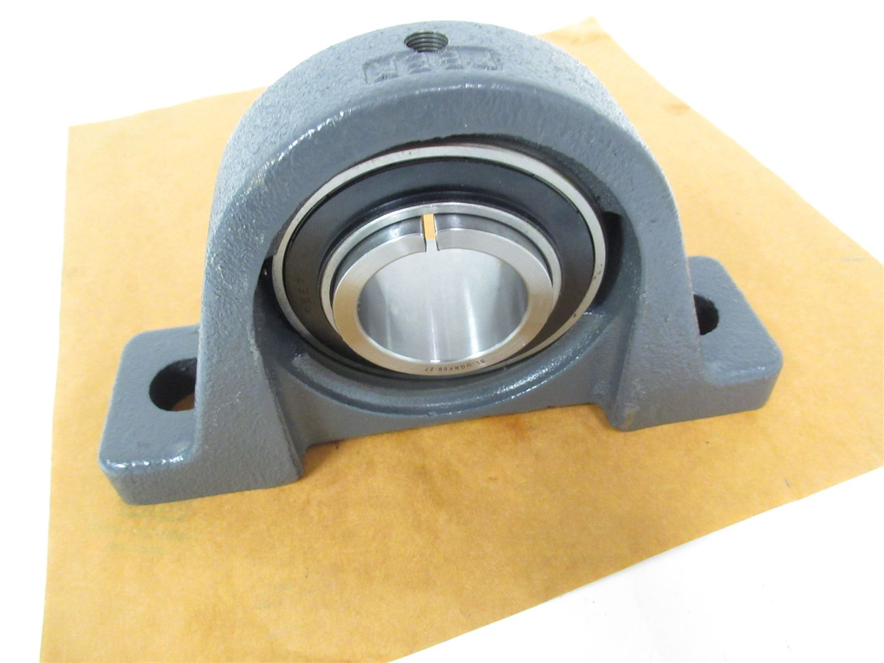 Peer SLUGRX09-27; Bearing Pillow Blk 1-11/16" ID 2 Bolt P210
