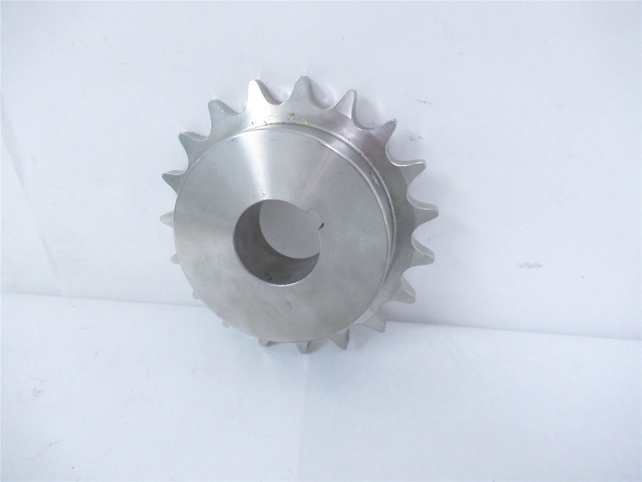 MFG M02A03; Sprocket #60 19T 1.375" ID SS