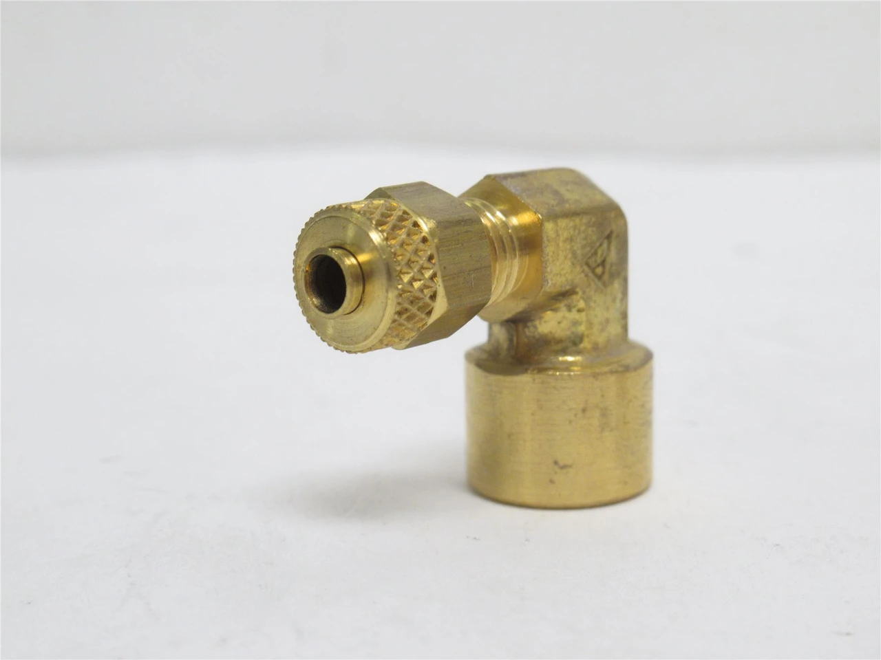 Videojet 206318; Lot-2 Elbow Fittings 90Deg; 1/8 Tube; 1/8NPT