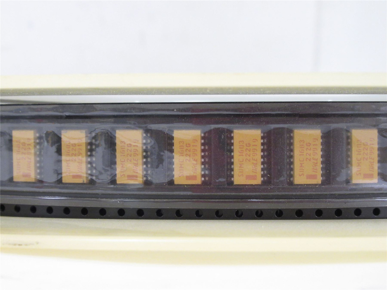 Vishay SOMC1603-222G; Lot-1200 Resisitor Array; 2.2kOhm