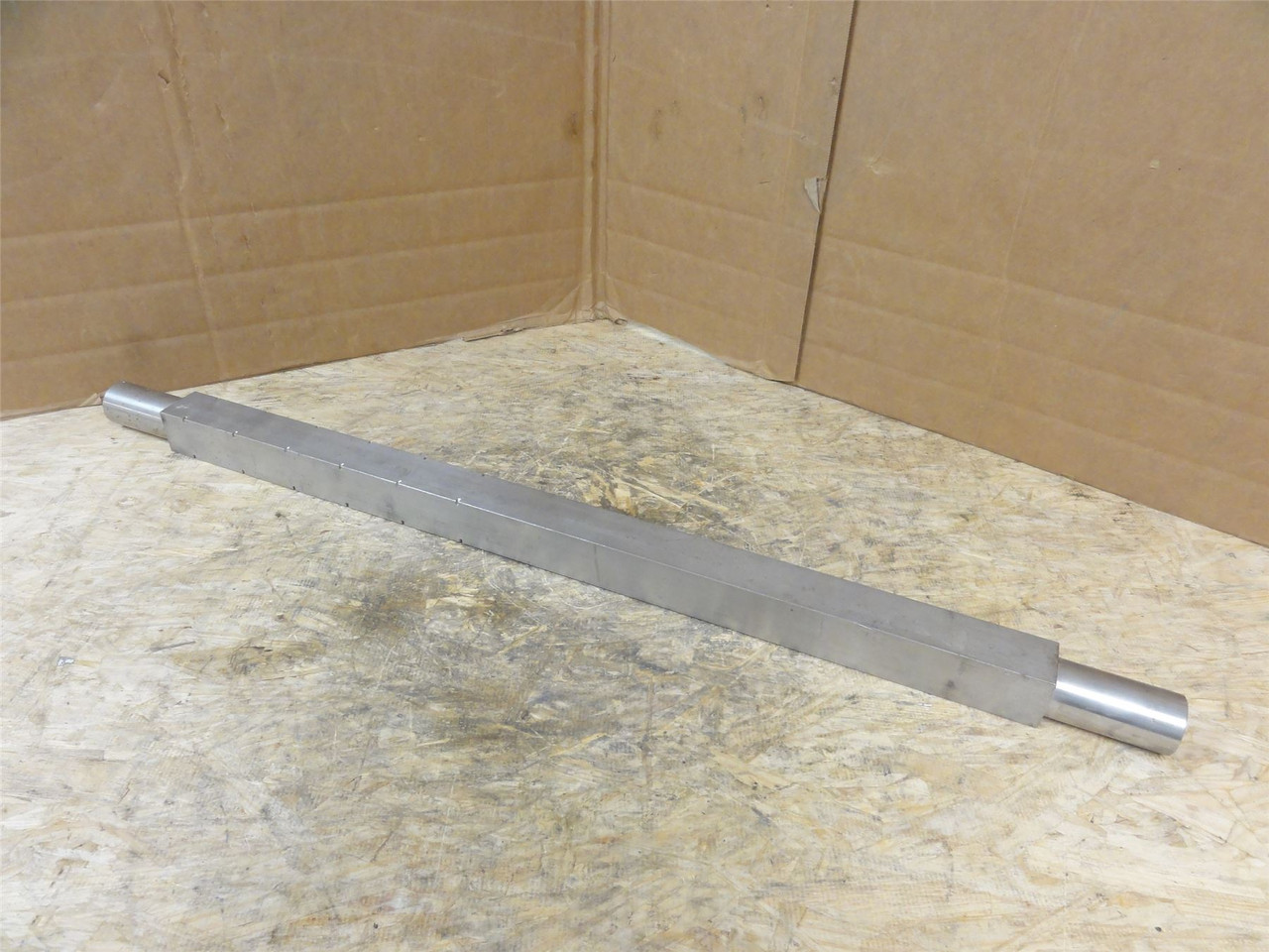 MFG- MDL-UNKN-255299; Belt Shaft; SS; 32" Long