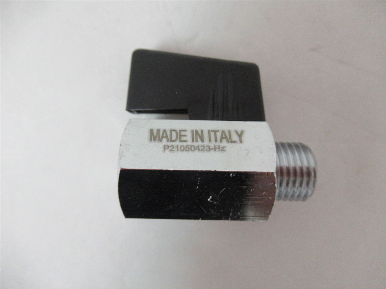 Poly Clip 72979; Valve Ball 1/2 NPT Male X 1/2 HPSC Female