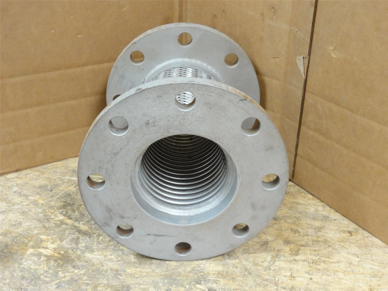 Ferguson FNW30FP; Flanged Flexible Connector; 9" Long; 4"ID