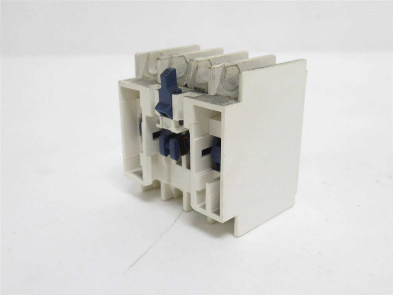 Schneider LADN40; Auxiliary Contact Block; 4P; 600V
