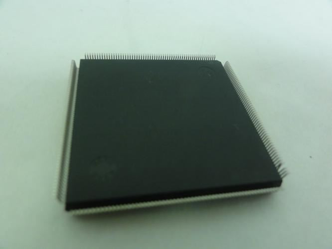 Altera EP20K100EQC240-3; Field Programmable Gate Array; 2.5V