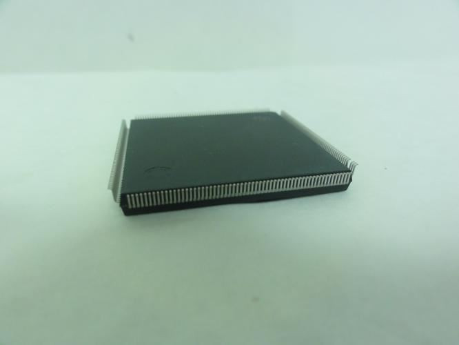 Altera EP20K100EQC240-3; Field Programmable Gate Array; 2.5V