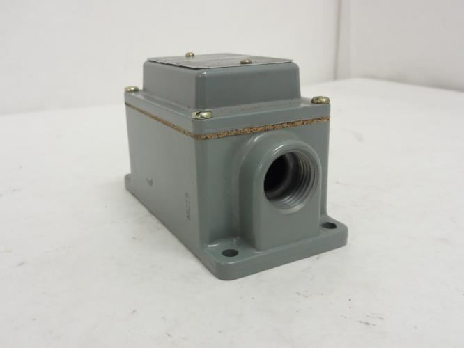 Allen-Bradley 802T-R6TD; Time Delay Limit Switch (NO head)