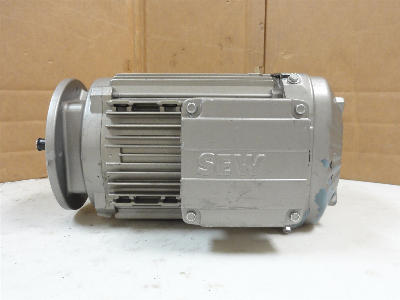SEW DRN90L4/FG; Motor; 2HP; 230/400VAC; 1491RPM; 3PH; 60HZ
