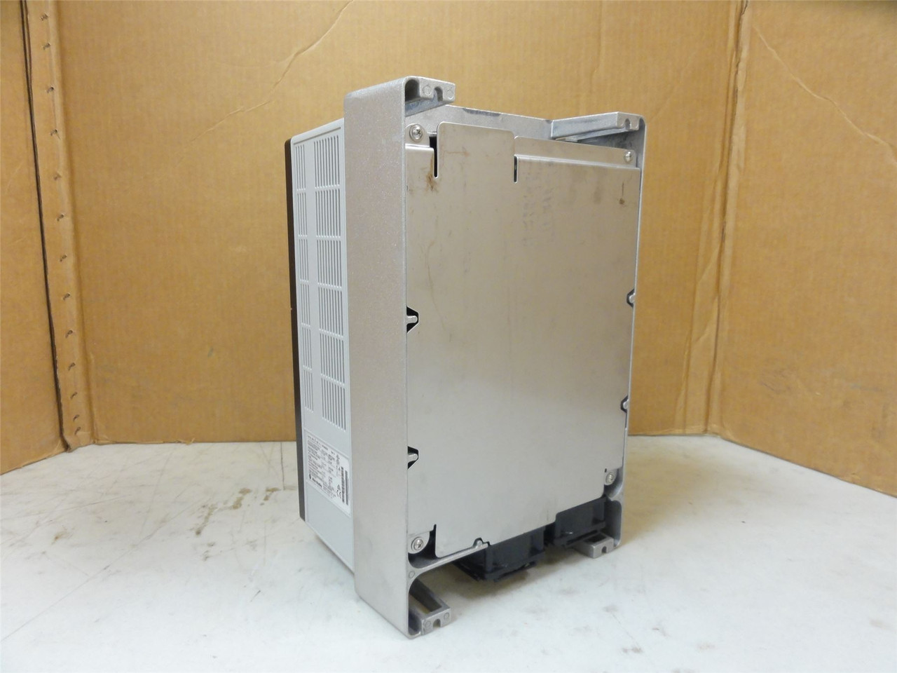 Allen-Bradley 20AD022A3AYNANC0; AC Drive 15HP 432-528VAC In
