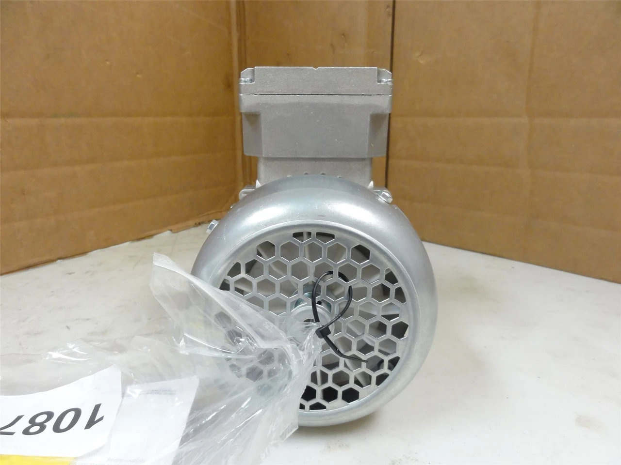 Lenze G50AH045MVCR2C00; Gear-Motor 46.55:1 Ratio 0.12Kw; 460V