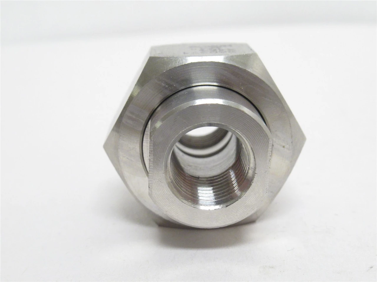 Industry-Std 1LUE5; Pipe Union; SS-304; 1/4 FNPT; Class: 150