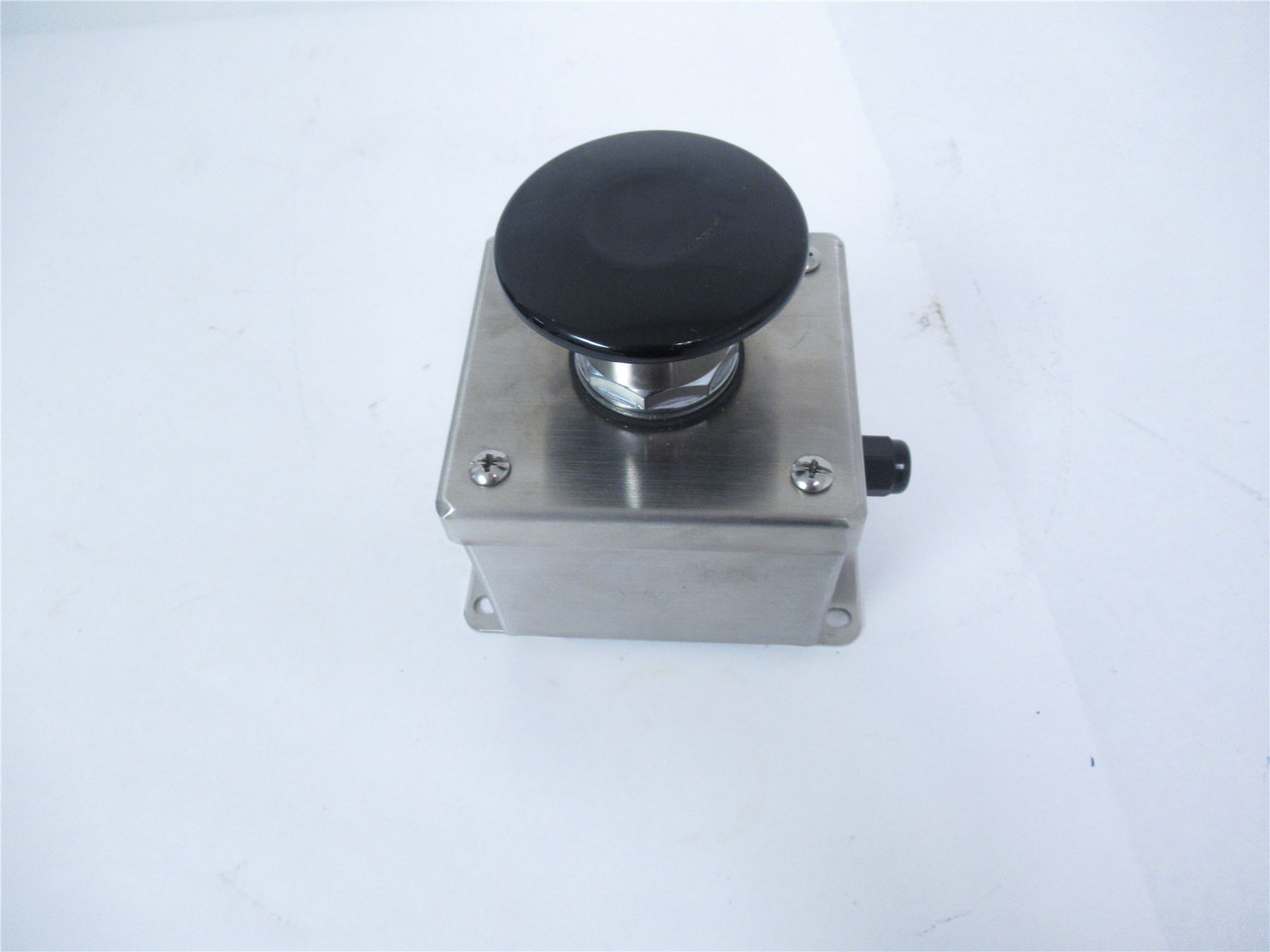 Gainco 310562; Momentary Switch Pushbutton Assembly