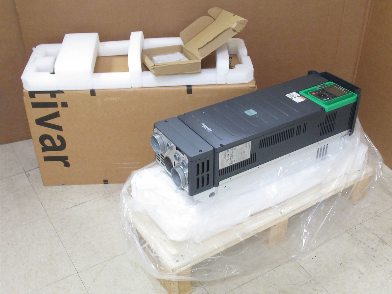 Schneider ATV630D30N4; Altivar AC Drive; 40HP; 380-480VAC