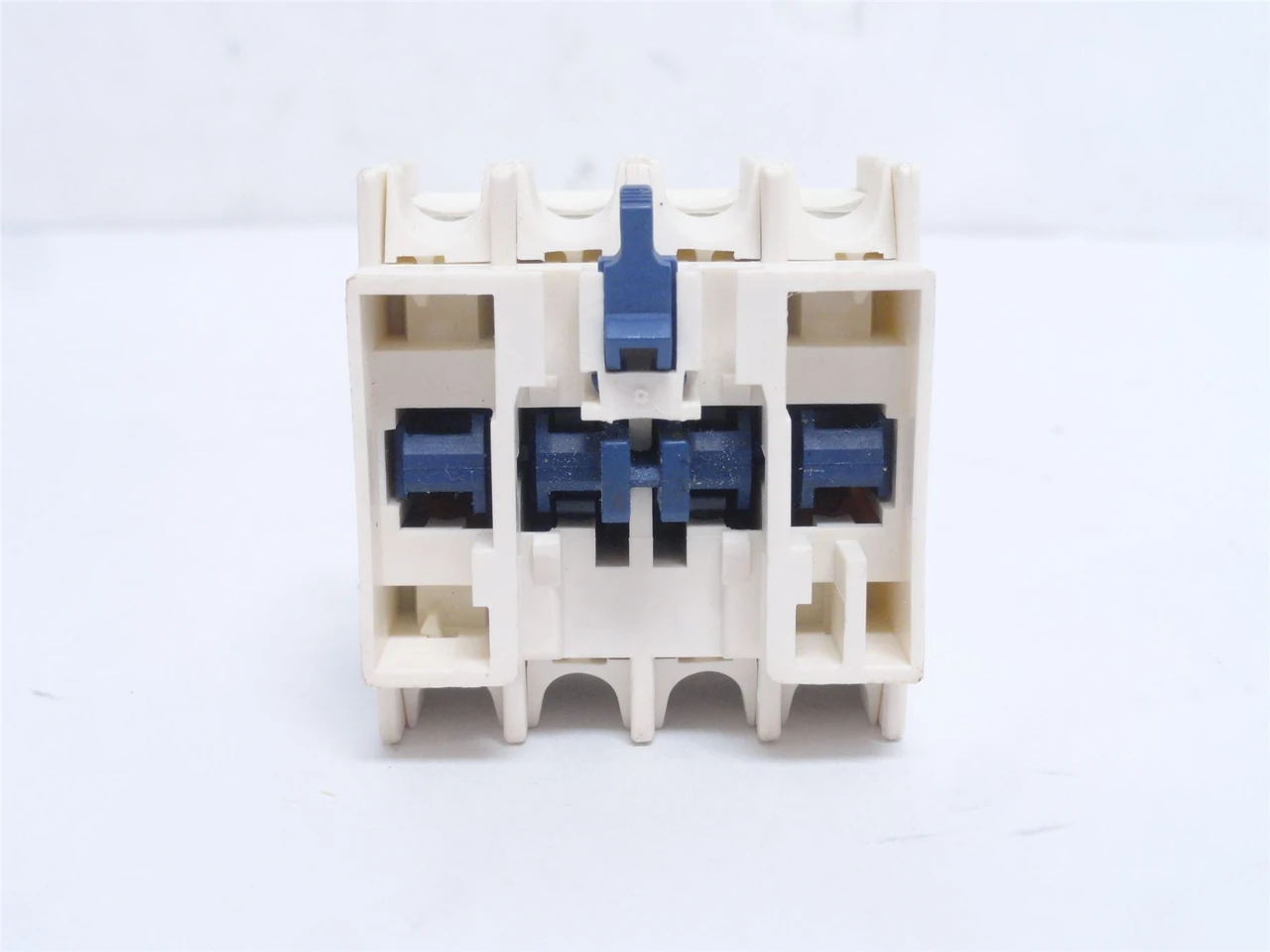 Telemecanique LADN22; Auxiliary Contact Block; 2NO-2NC; 690VAC