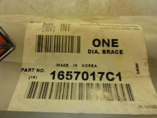 International 1657017C1; Brace