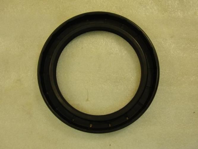 Caterpillar 2I6079; Oil Seal 2-1/2'' ID; 3-3/8'' OD