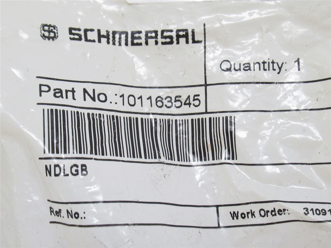 Schmersal 101163545; PB Switch; Flanged; Amber; 22.3mm Cutout