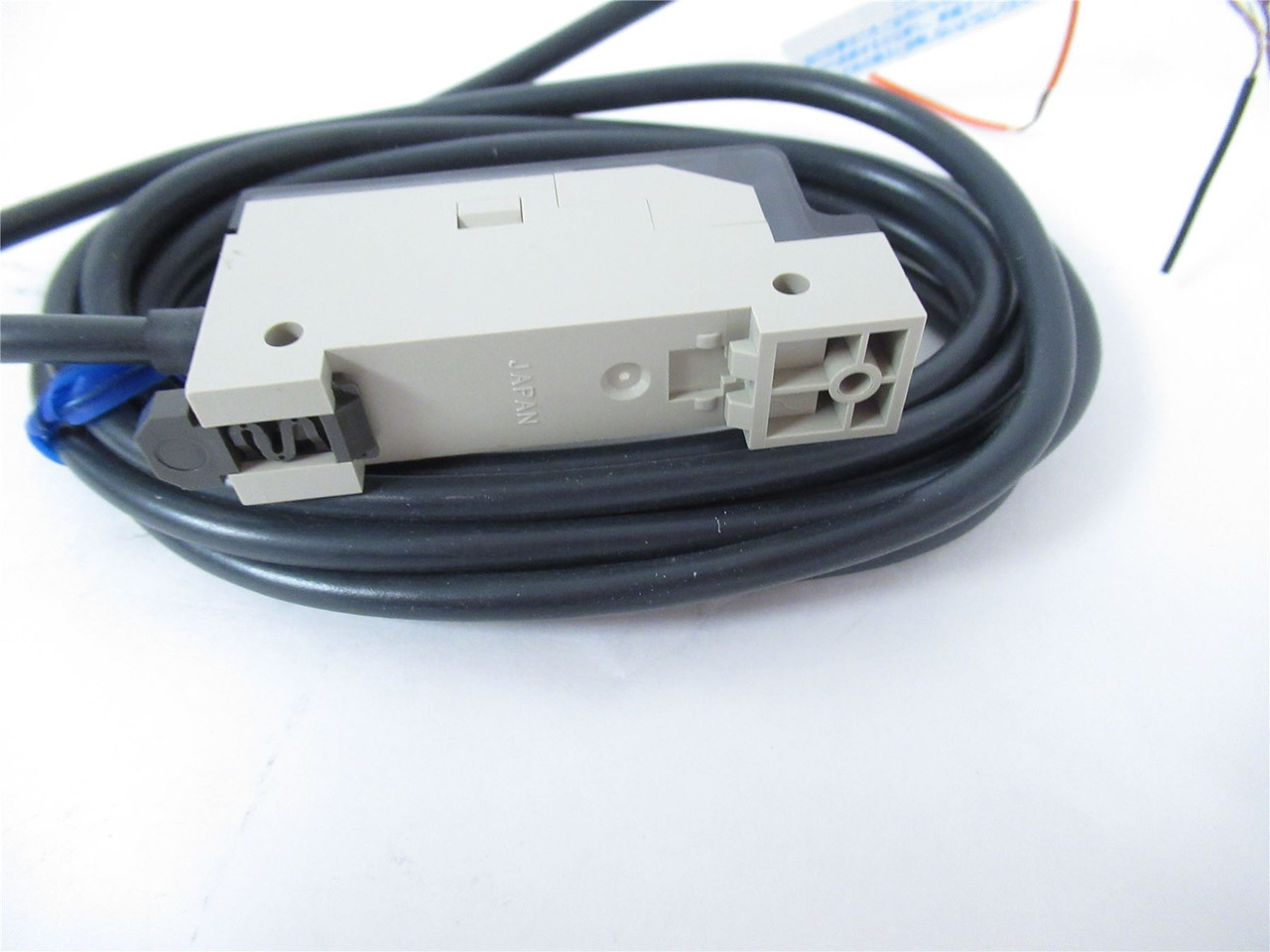Omron E3C-JB4P; Photoelectric Sensor - Amplifier PNP Output
