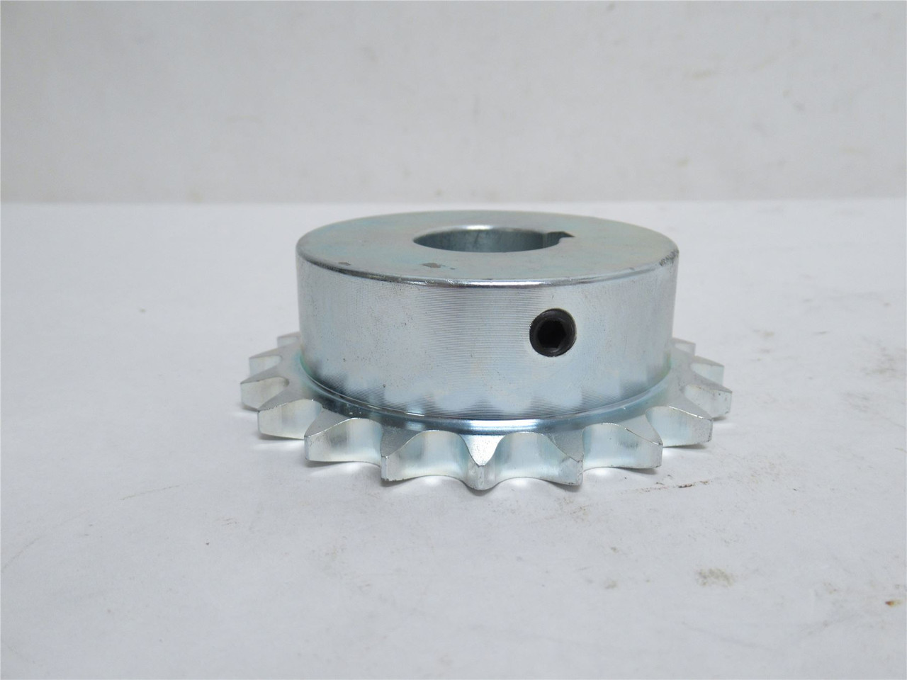 MFG- 40B20-1; Sprocket #40; 20 Teeth; 1"ID; 11400613