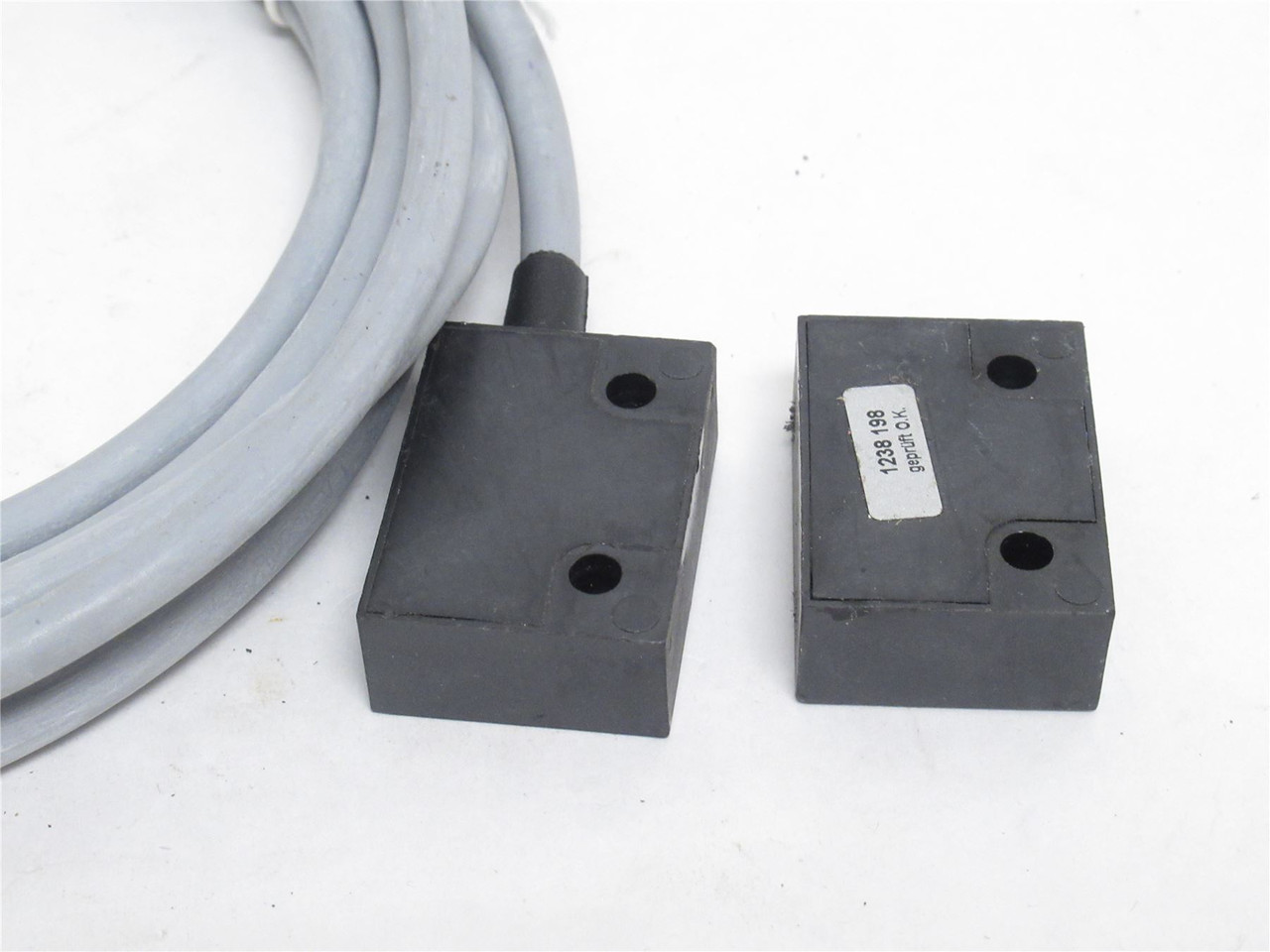SICK RE13-DA03; Magnetic Safety Switch; 6034333; 24VAC/DC