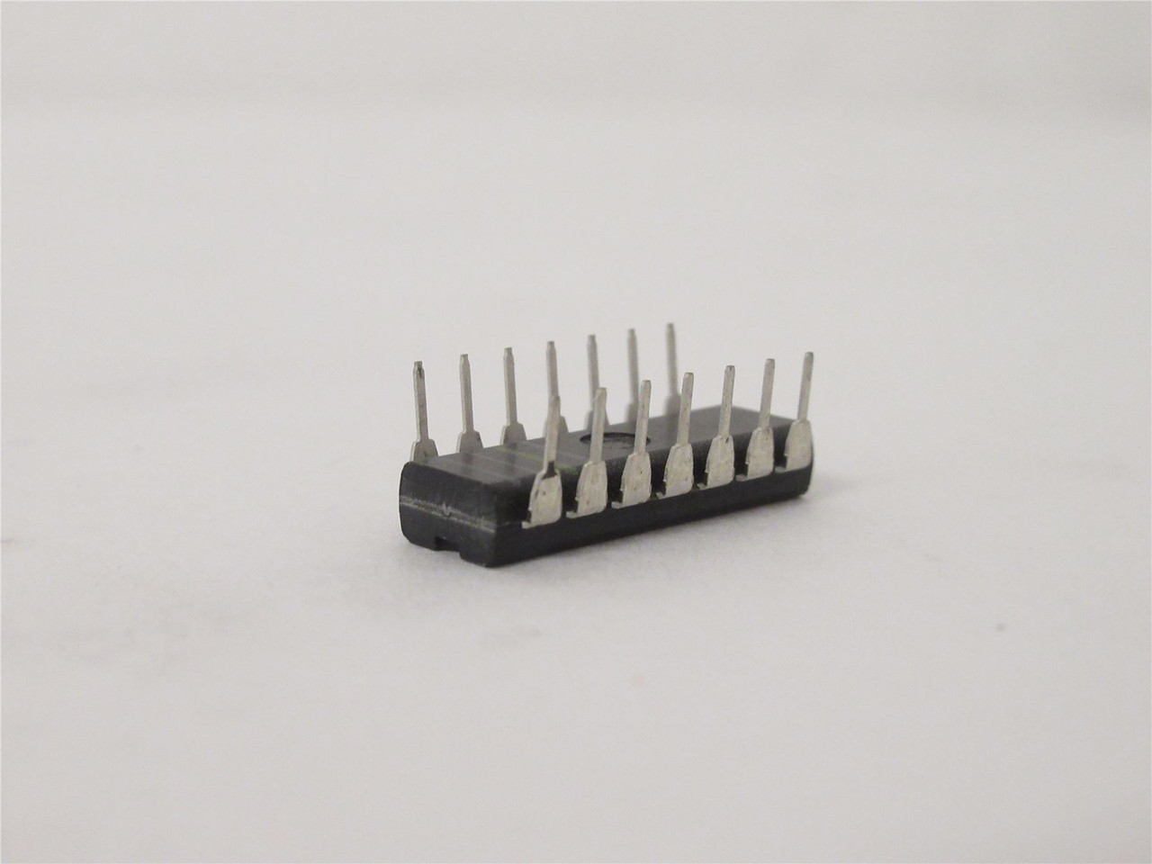 Motorola MC14068B; Lot-8 B-Suffix Series CMOS Gates