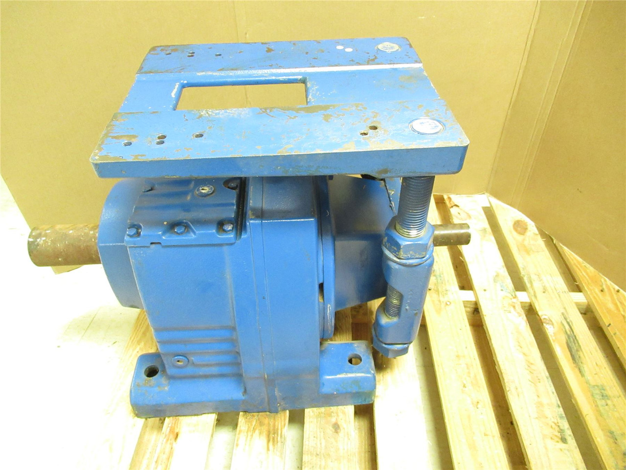SEW 8502283590404000_; Gear Reducer; 24.9:1 Ratio