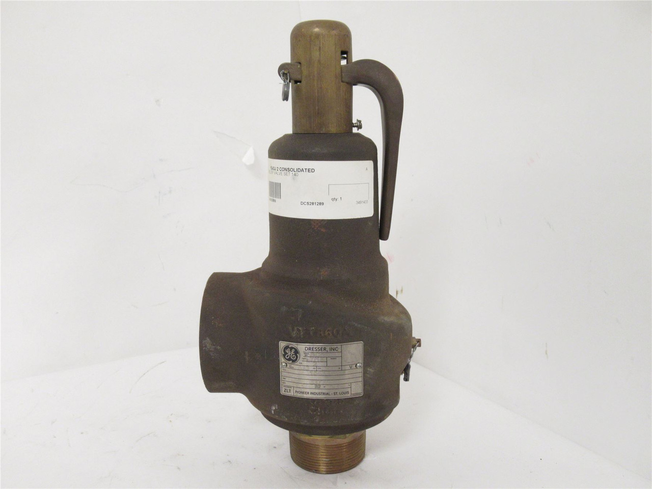 Dresser 1543J-21; Relief Valve; 140PSI; 2"MNPT x 2-1/2"FNPT