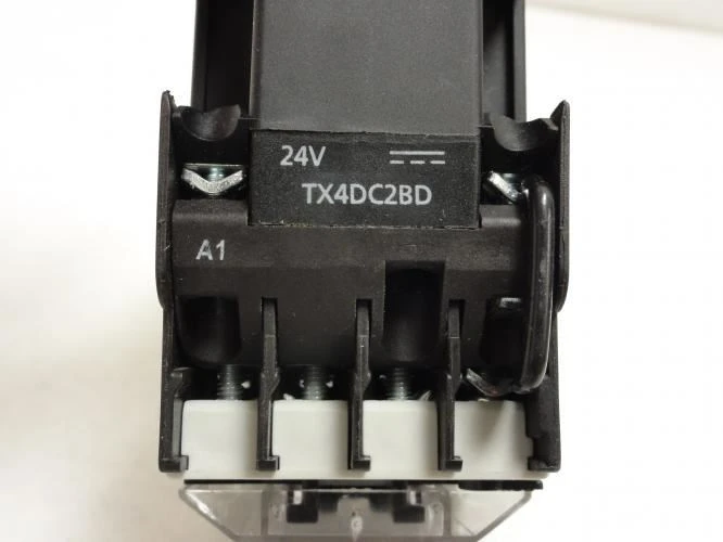 Dayton 6ECD1; Contactor; 12A; 3P; 600V Max; Coil: 24V