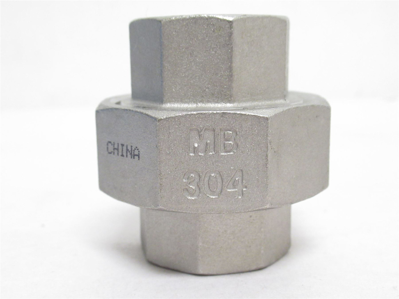 MB 400U111N034; Pipe Union; SS-304; 3/4NPT; Class 150