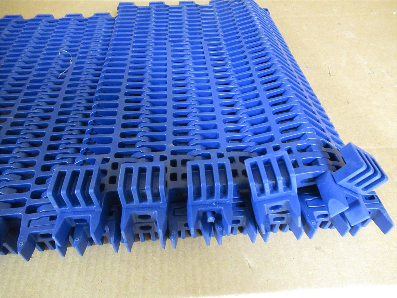Intralox 40244157549299_; Side Drive V2 Belt; 16" Width x 10' L