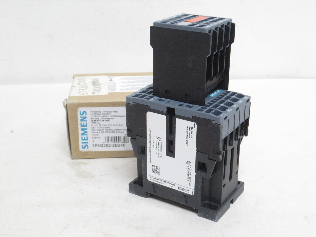 Siemens 3RH2262-2BB40; Control Relay; 6A; 230VAC; Coil: 24VDC