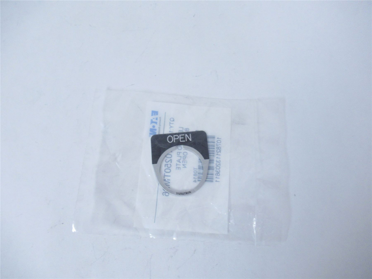 Eaton 10250TM26; Legend Plate - Black; "OPEN"