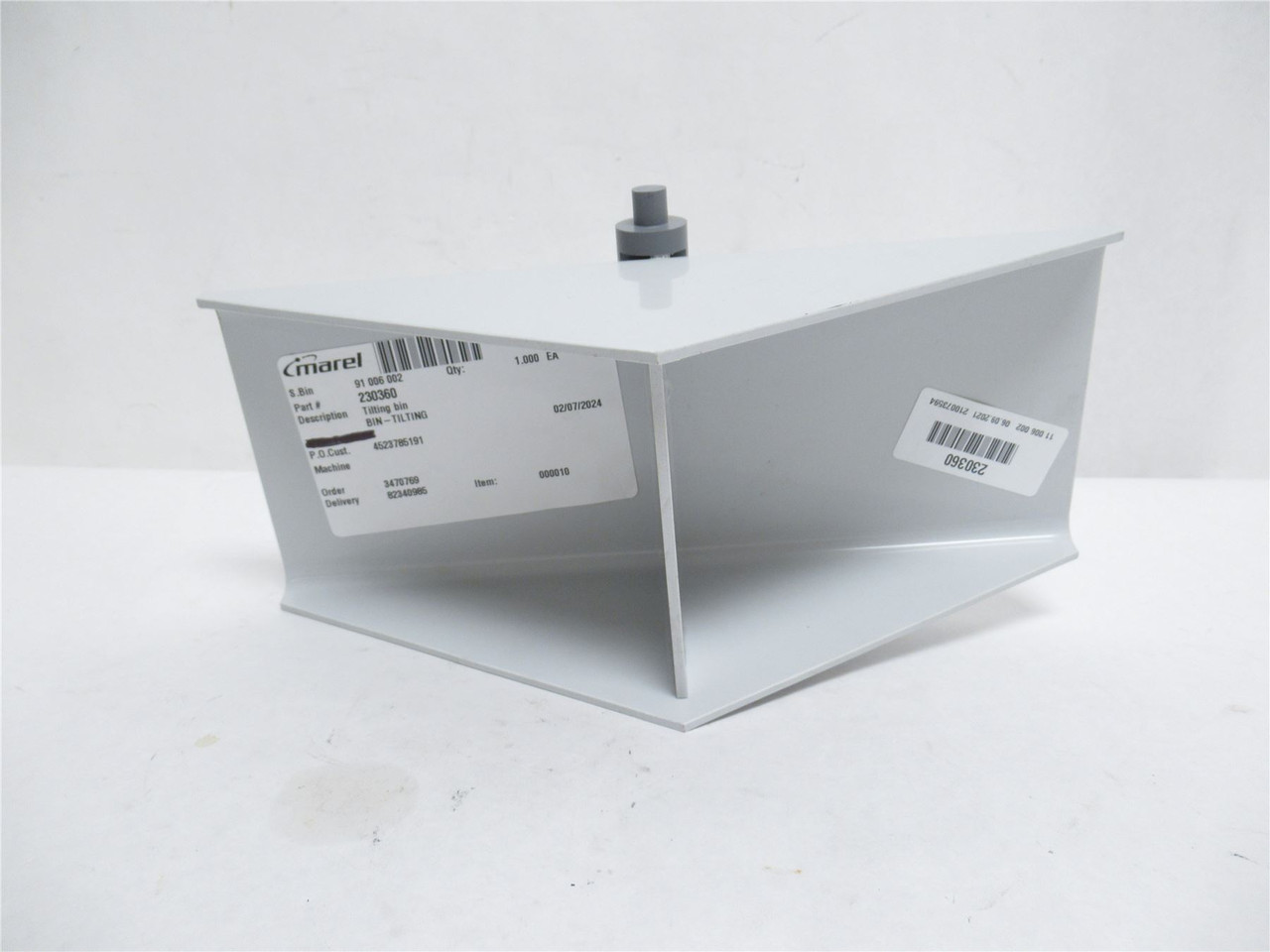 Marel 230360; Gray Plastic Tilting Bin; 10-1/4" Long; 4" Wide