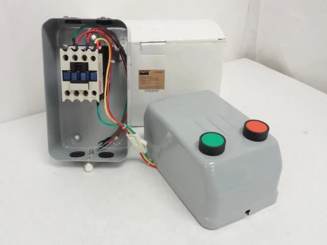 Dayton 2UXX1; Starter 18A; 3P; 600V Max; Coil: 24VAC