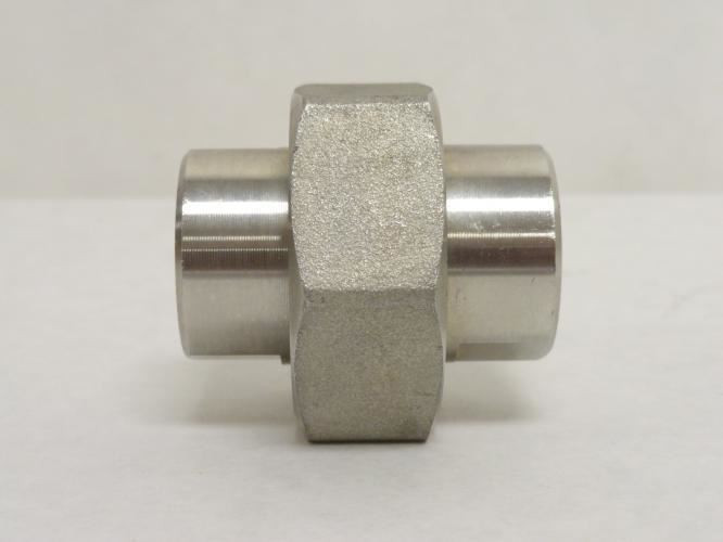 Japan 48UF99; Pipe Union; SS-304; 1/2FNPT; Class: 3000