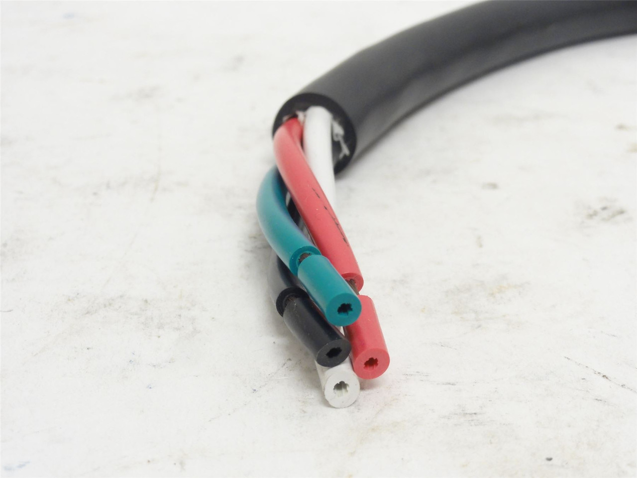 Amphenol P29903-M3; Power Transfer Cable; 4-Pin; 3m Long
