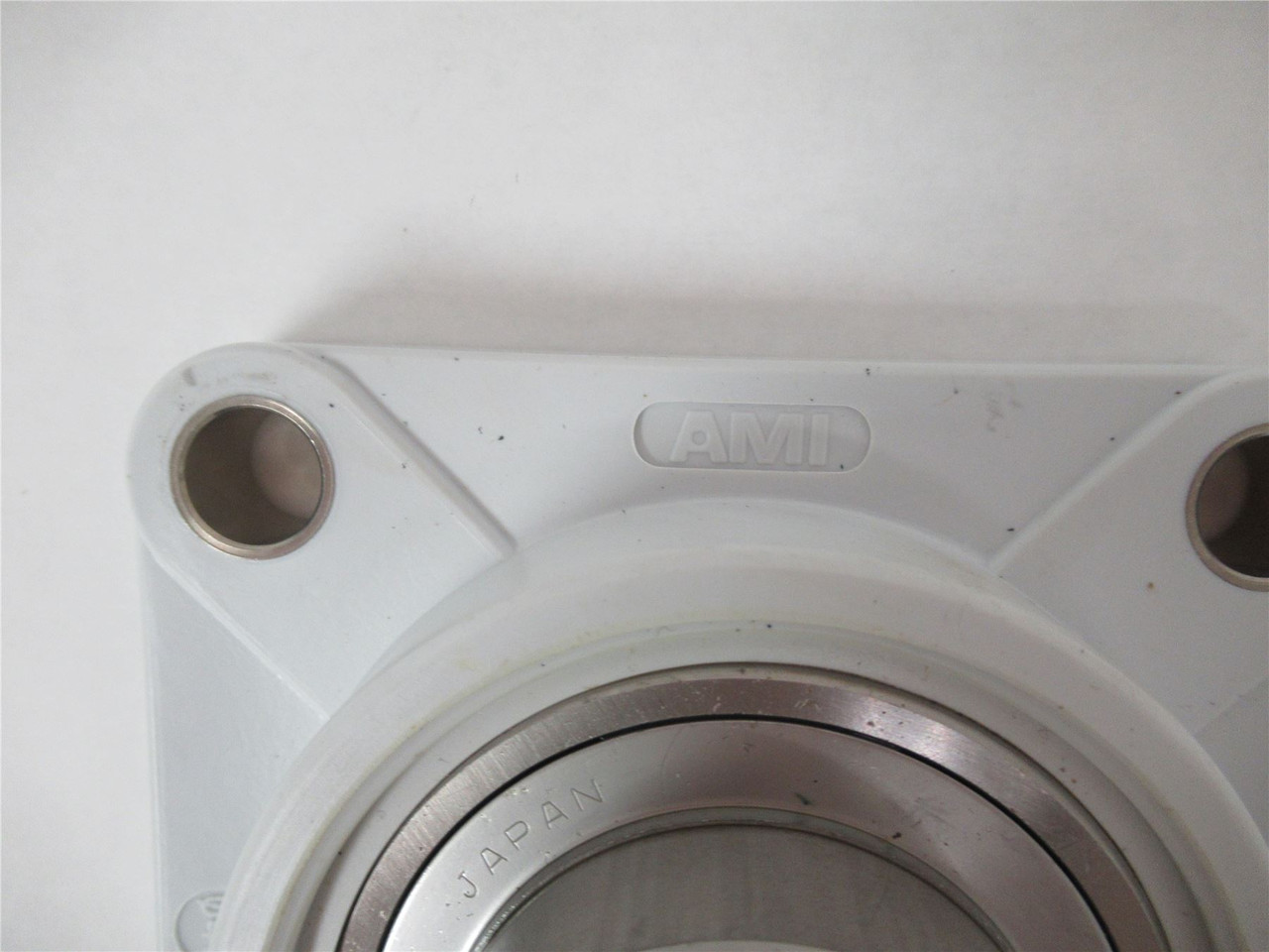 AMI MUCFPL208-24W; Flange 4 Bolt Bearing 1.5"ID Thermoplastic