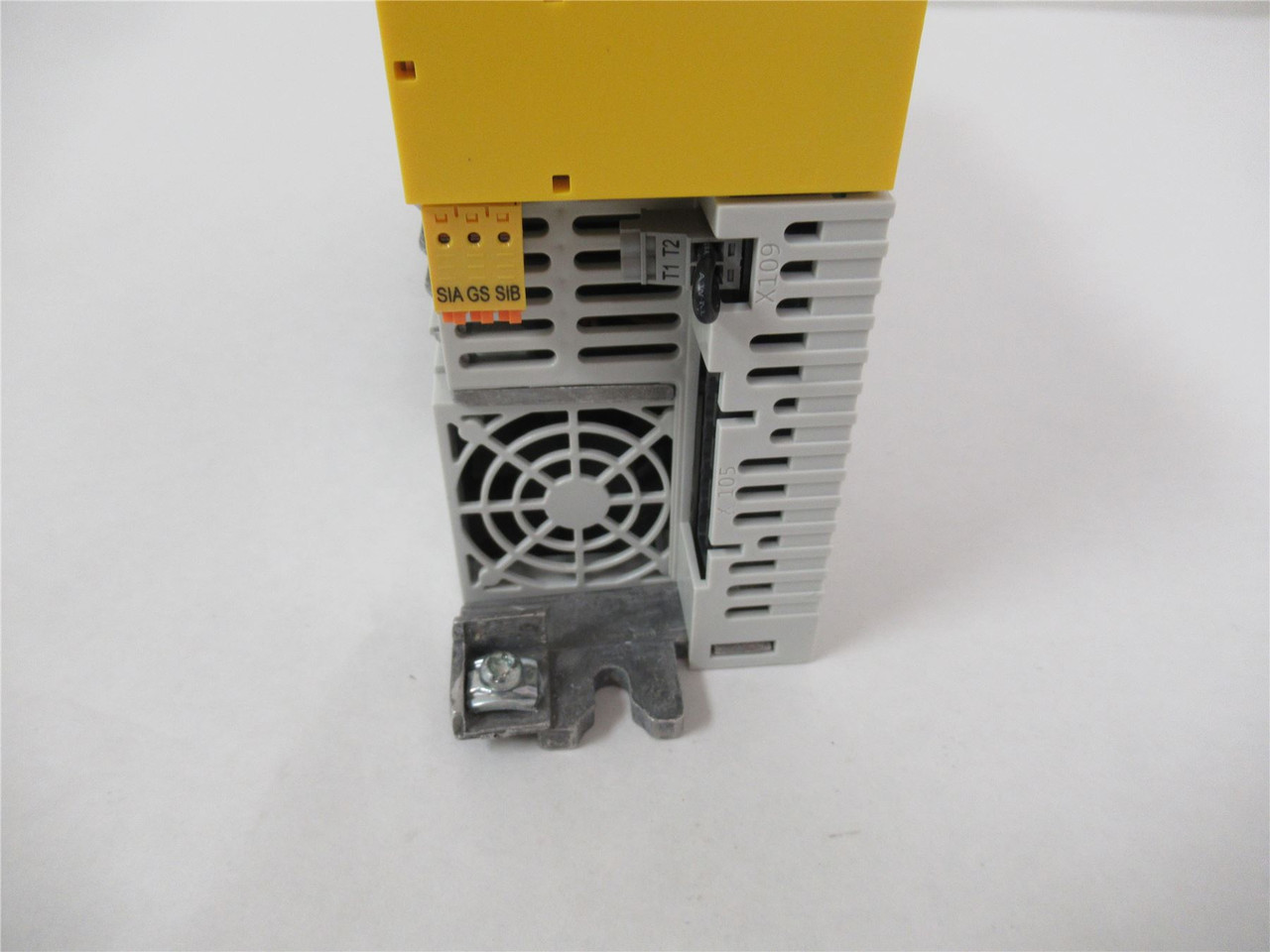 Lenze I55AE211F1A0100025; AC Drive 1-1/2HP 400–480VAC